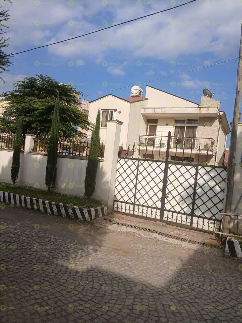 250 ካሬ የሚሸጥ B+G+1 ቤት በአያት