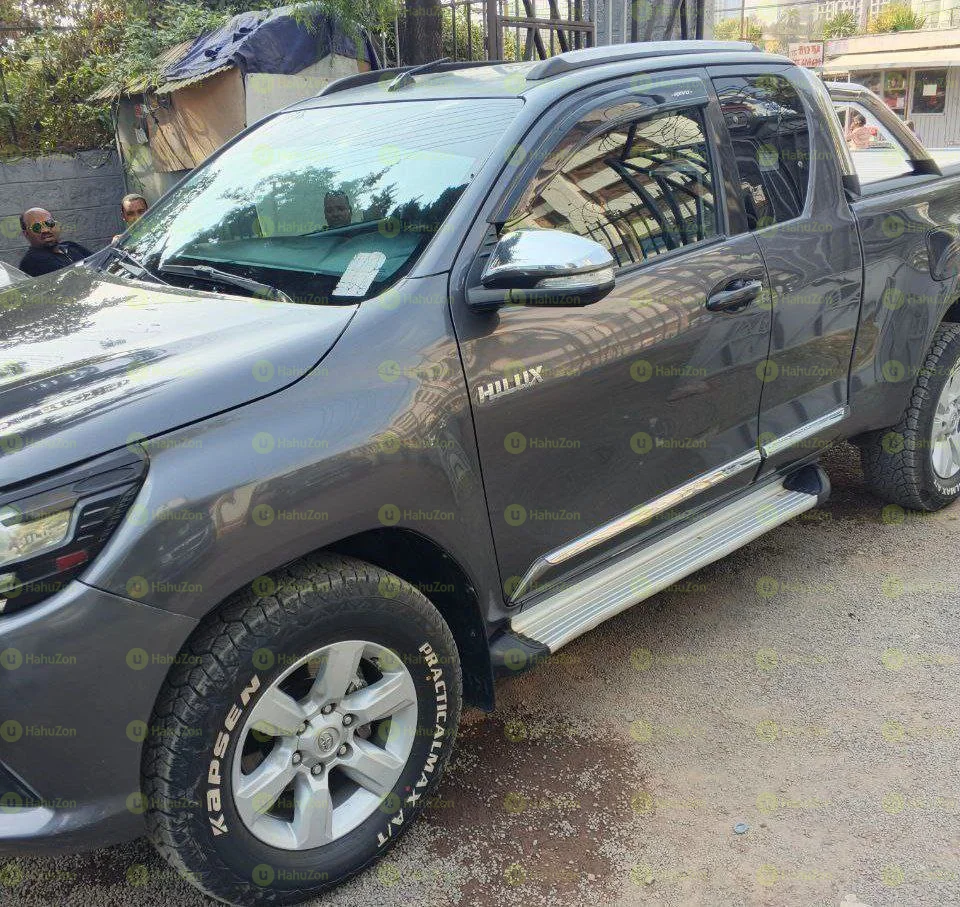 2017 Model-Toyota Hilux Kin Cab