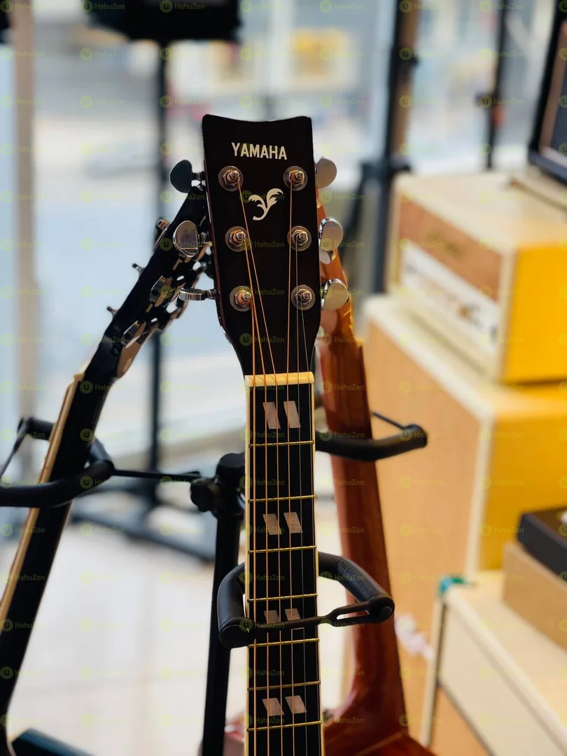 Yamaha f6000 Guitar
