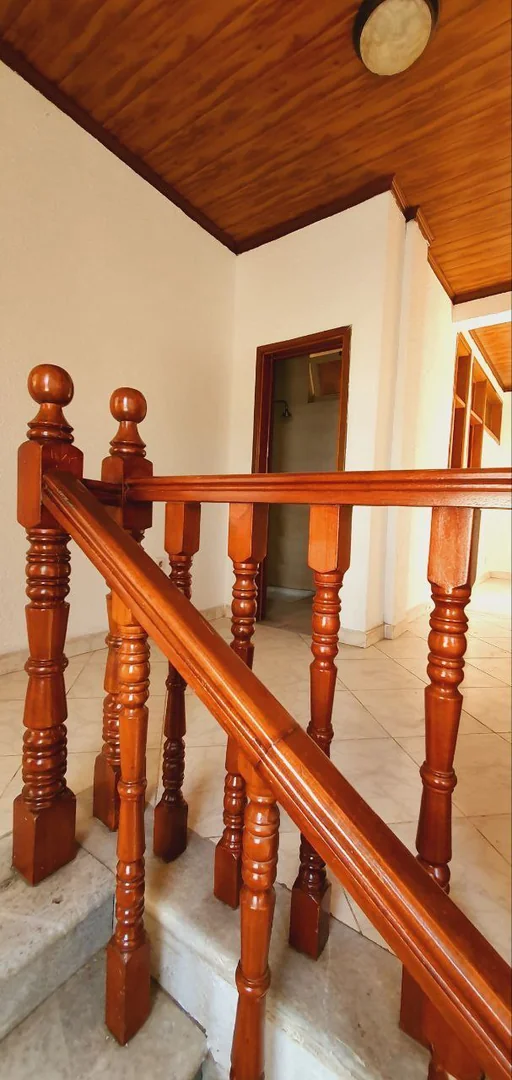 150 ካሬ የሚሸጥ G+2 ቤት በፊጋ አካባቢ