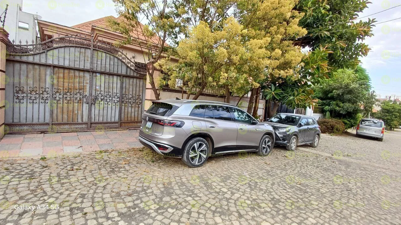 165 ካሬ የሚሸጥ ዘመናዊ ቪላ ቤት በአያት