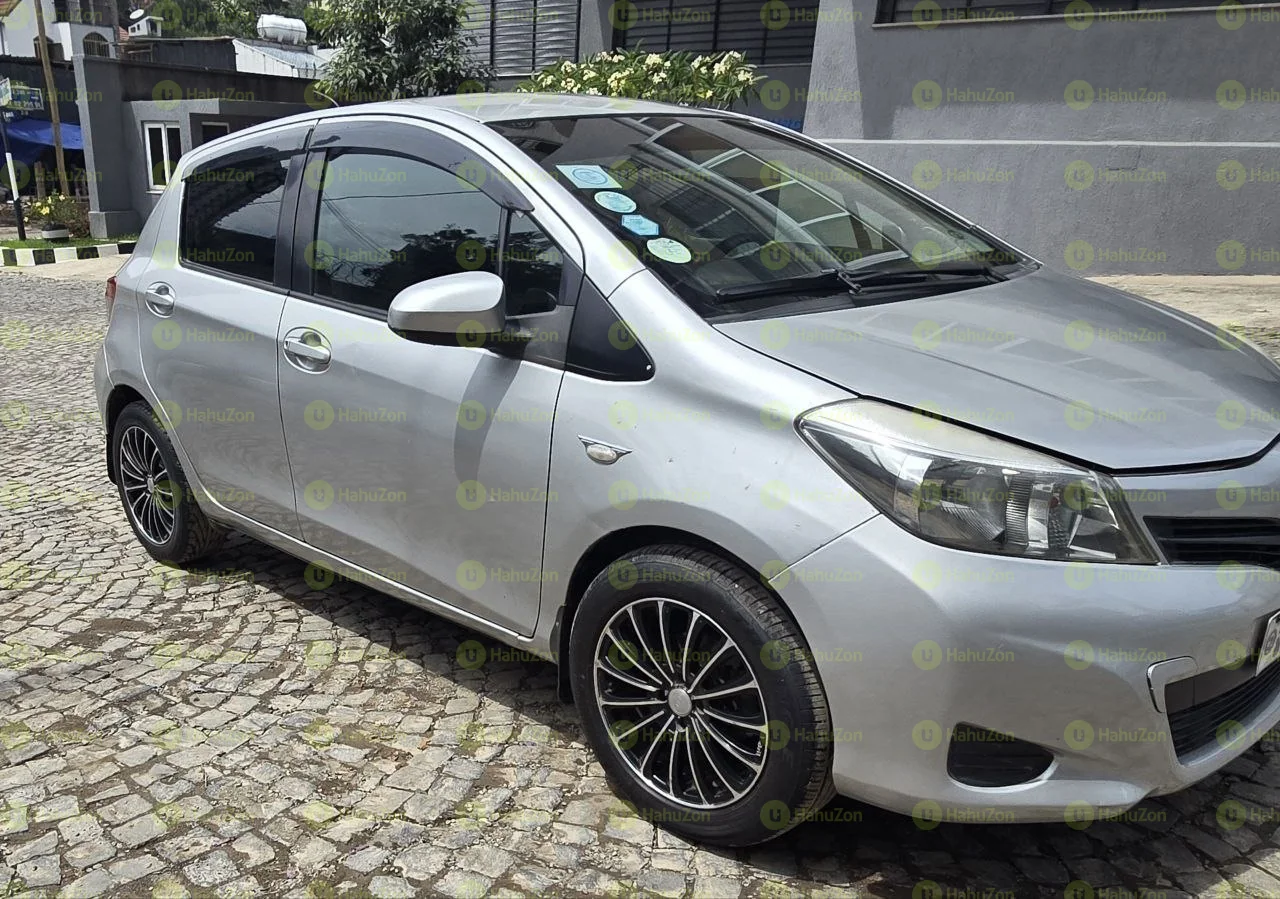 2012 Model-Yaris Compact