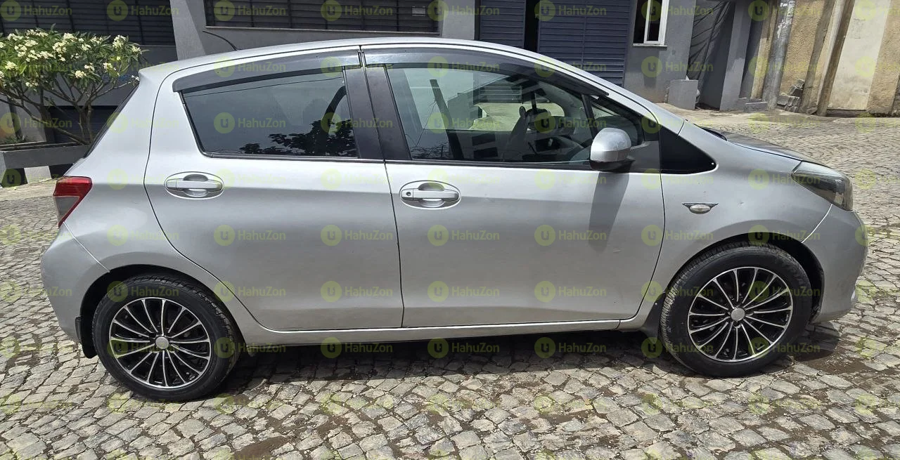 2012 Model-Yaris Compact