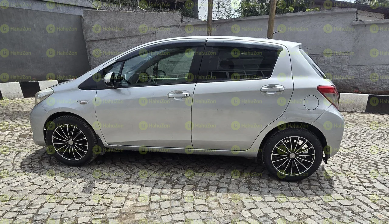 2012 Model-Yaris Compact
