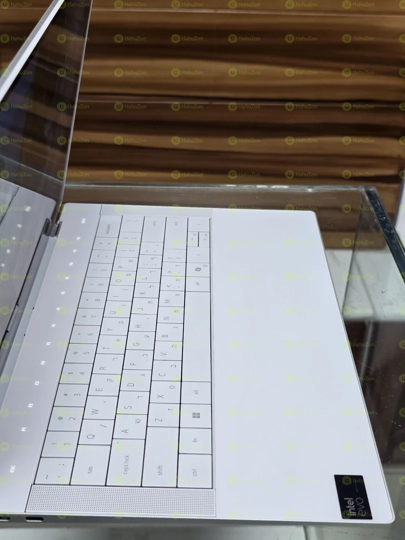 Dell XPS 14 Ultra 7 15th Generation Laptop