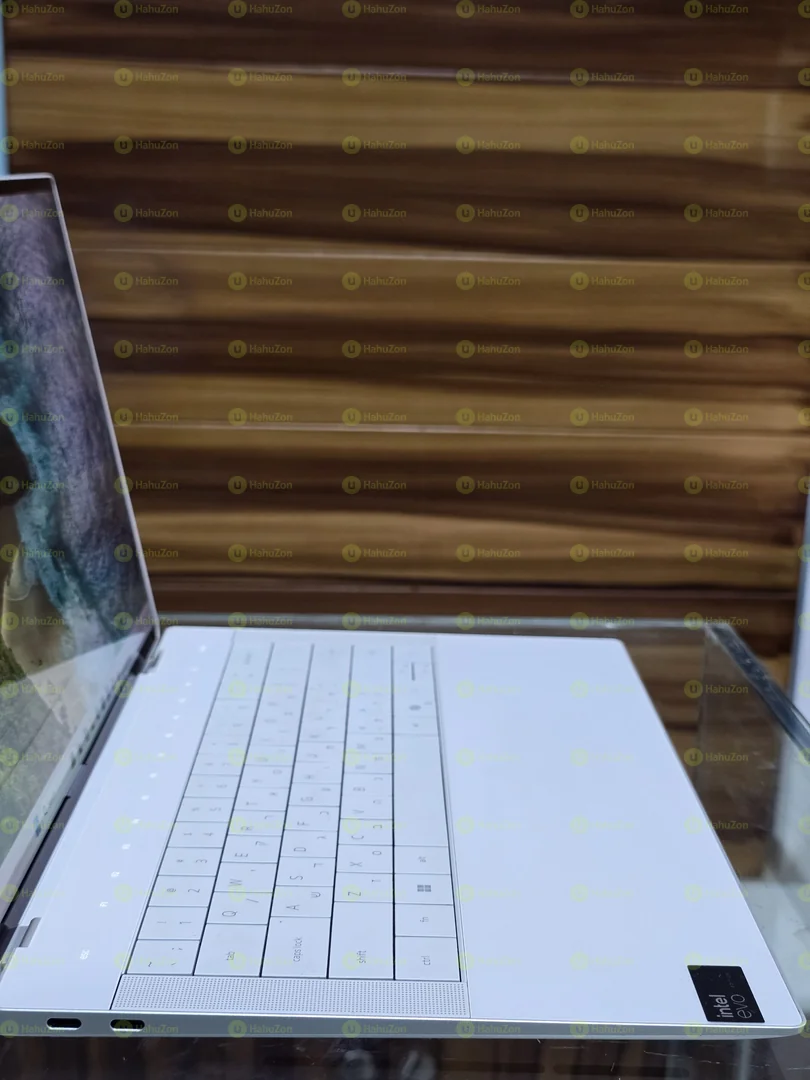 Dell XPS 14 Ultra 7 15th Generation Laptop