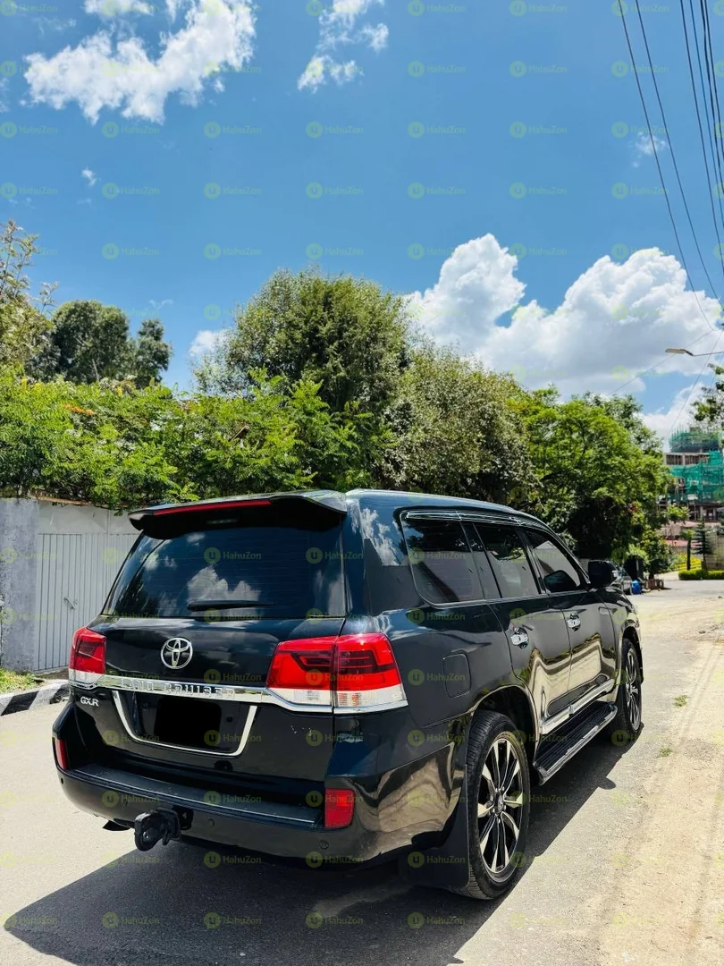 2011 Model-Toyota LandCruiser GXR