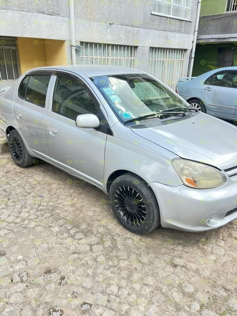 2005 Model-Toyota  platz