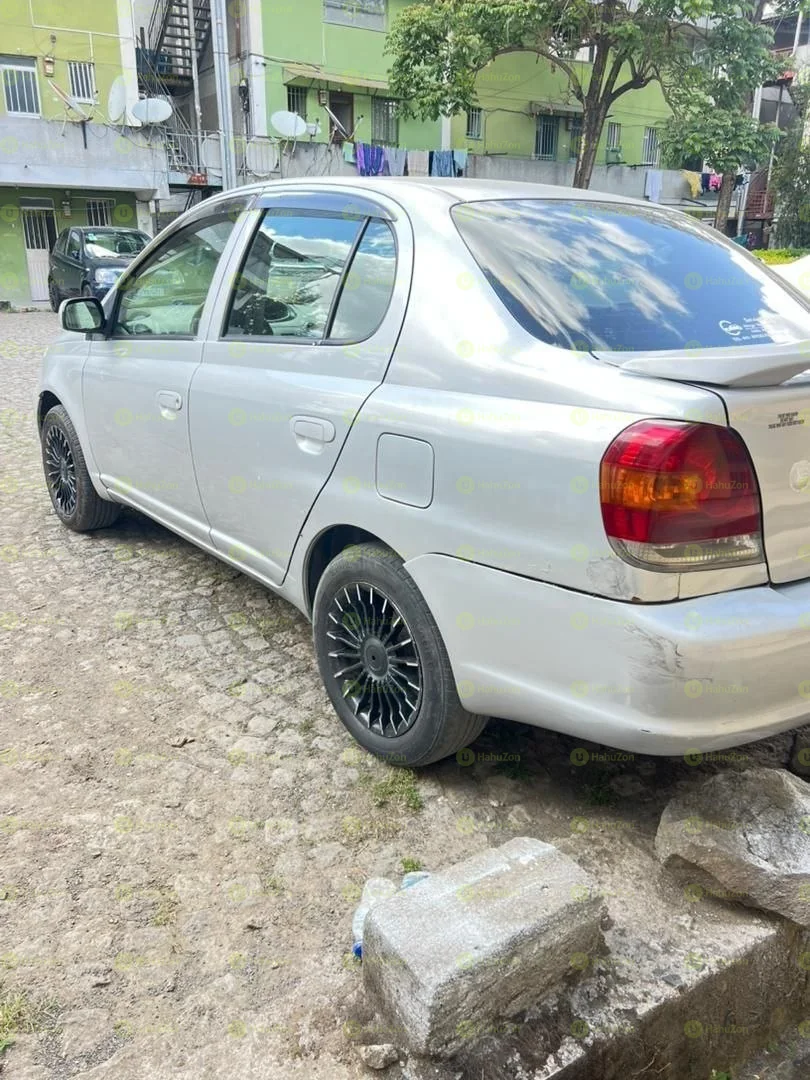 2005 Model-Toyota  platz