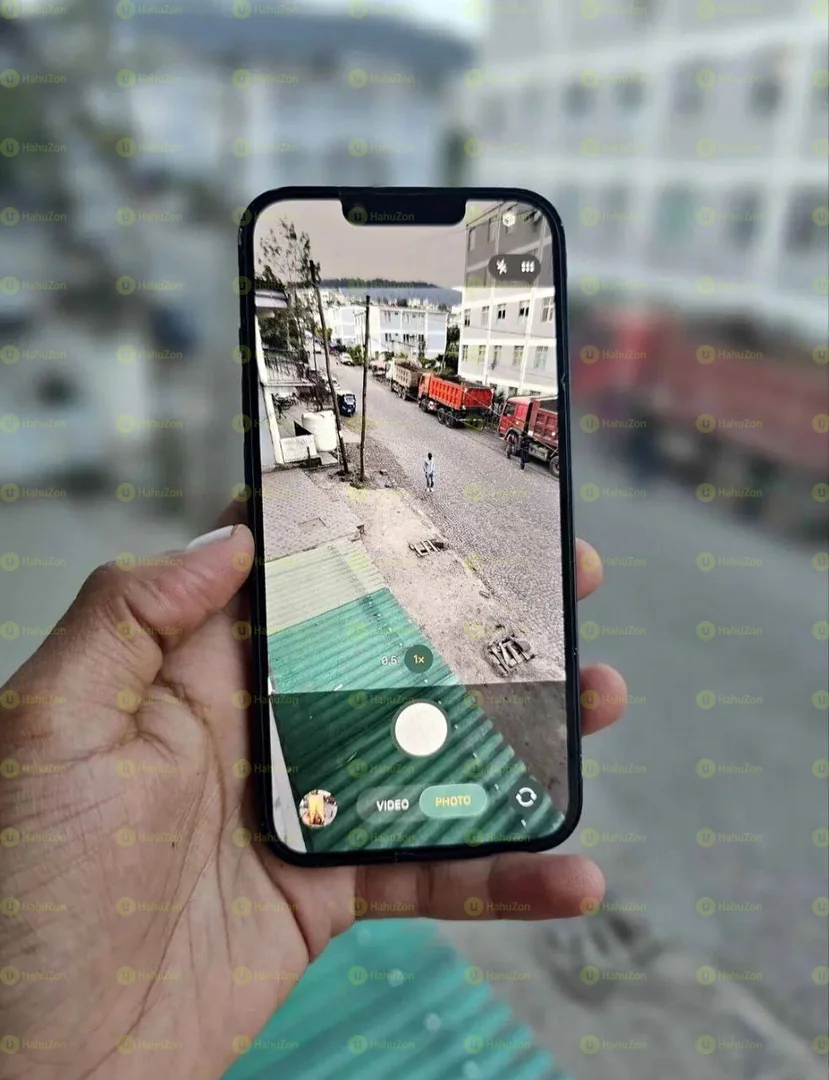 Apple iPhone 13
