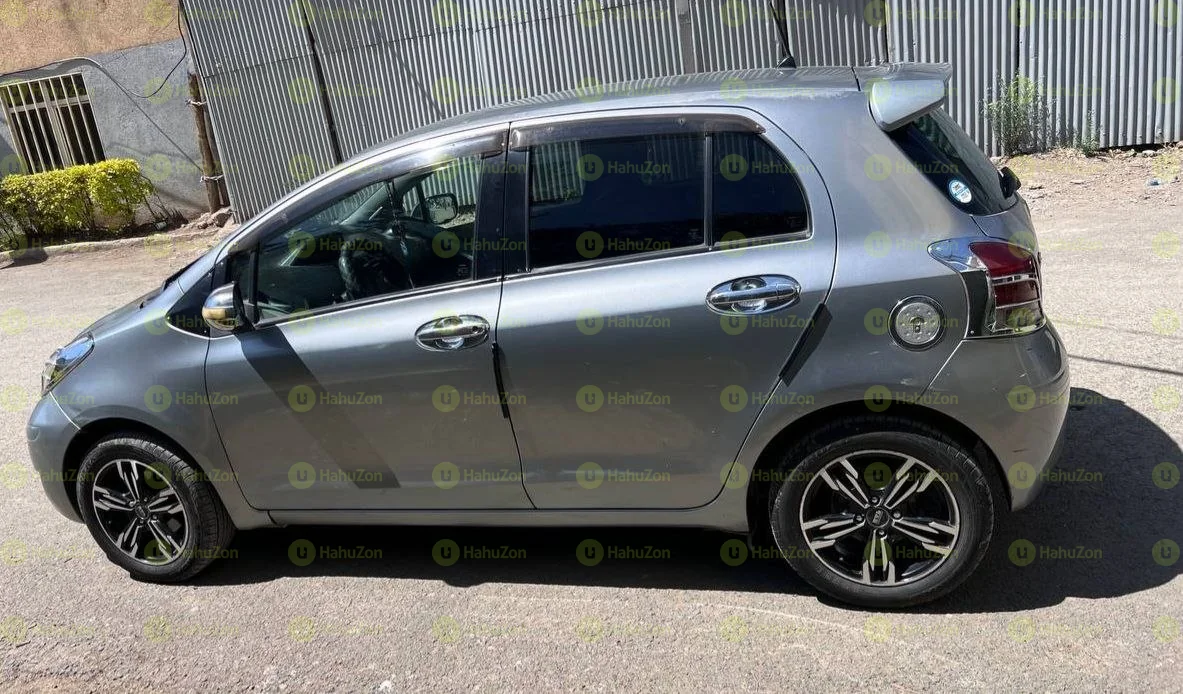 2010 Model-Toyota Yaris