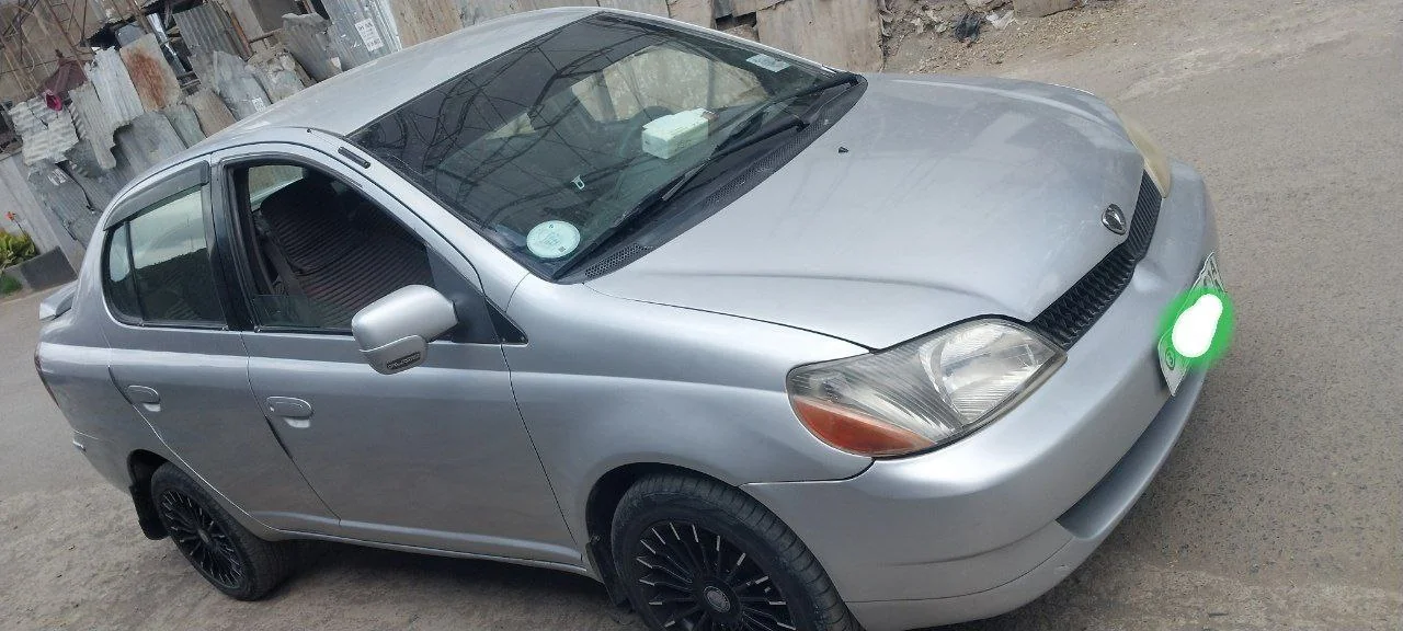 2001 Model-Toyota Pltaz