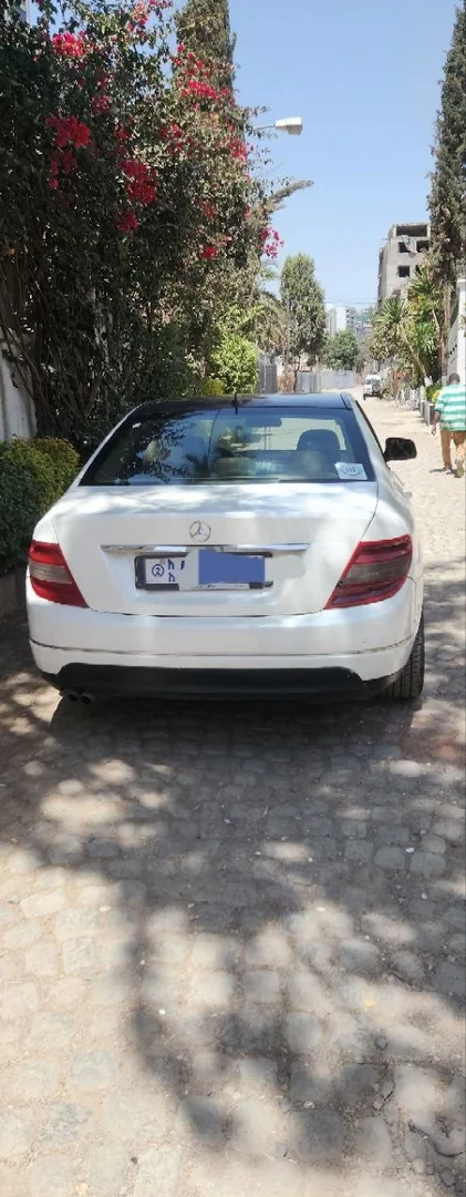 2008 Model-Mercedes Benz C200