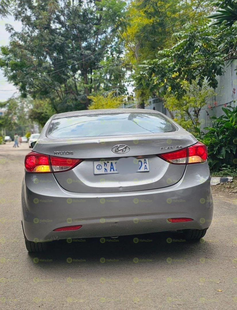 2012 Model-Hyundia Elantra