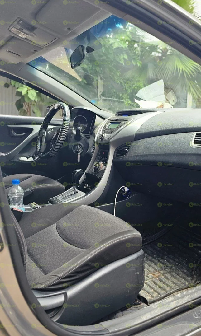 2012 Model-Hyundia Elantra