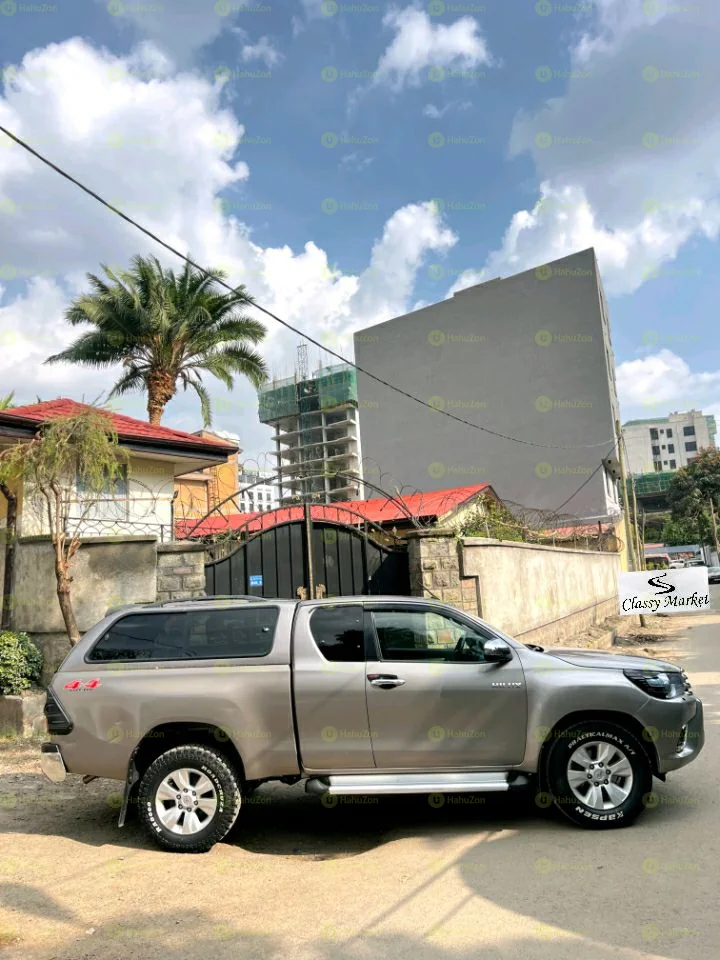 2019 Model-Toyota Hilux Revolution kincab
