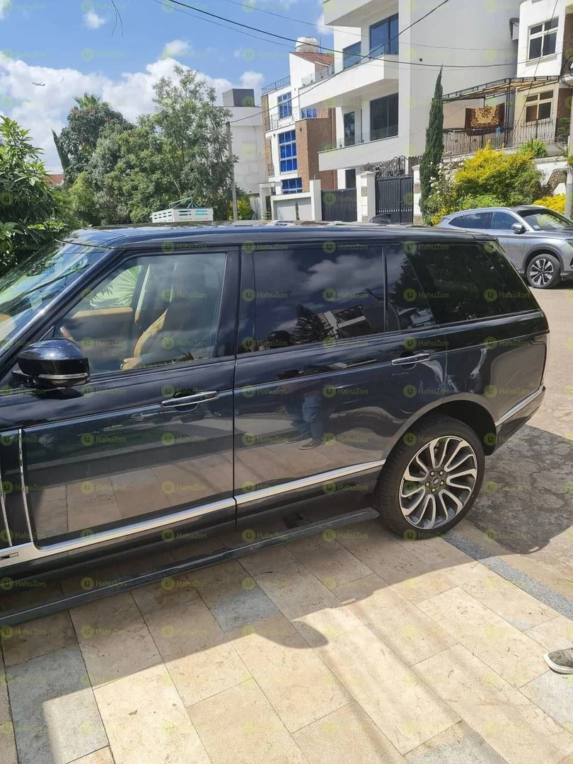 2021 Model-Land Rover Range Rover Vogue