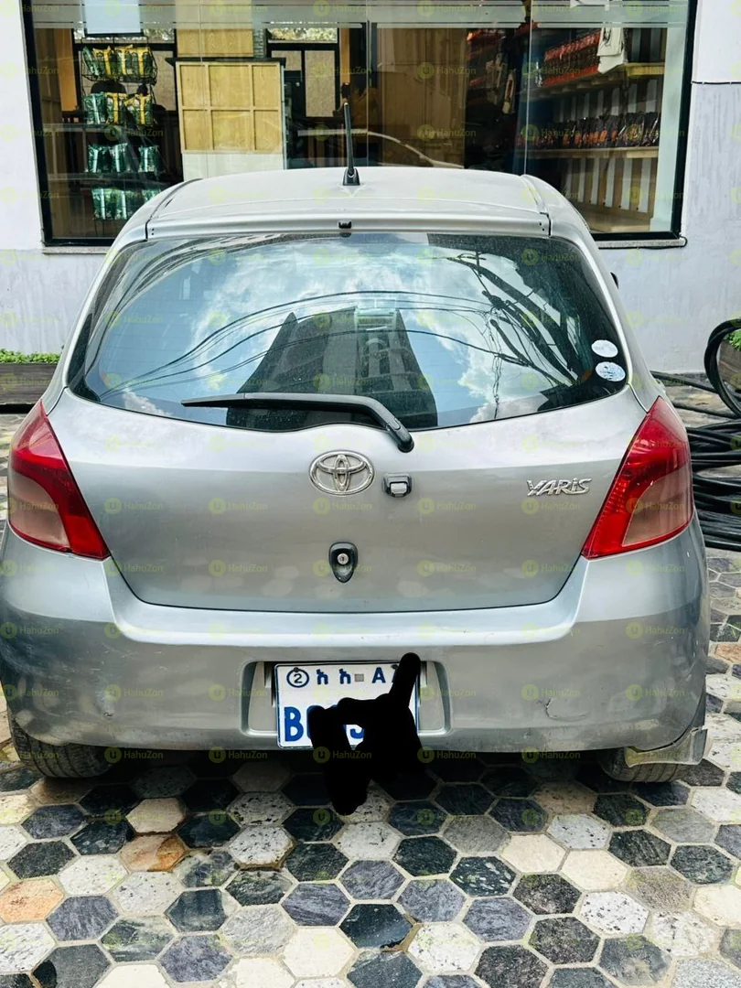 2007 Model-Toyota Yaris Compact