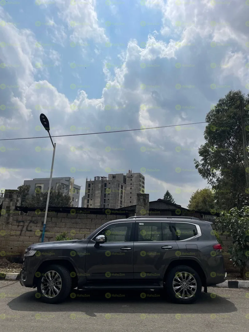 2023 Model-Toyota  Land Cruiser 300