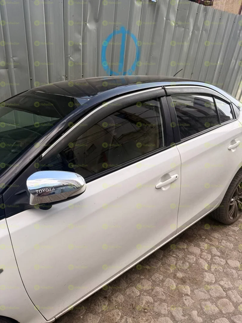 2015 Model-Toyota Yaris