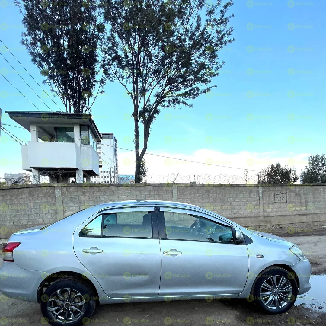 2010 Model-Toyota Yaris
