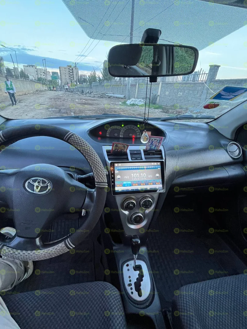 2010 Model-Toyota Yaris