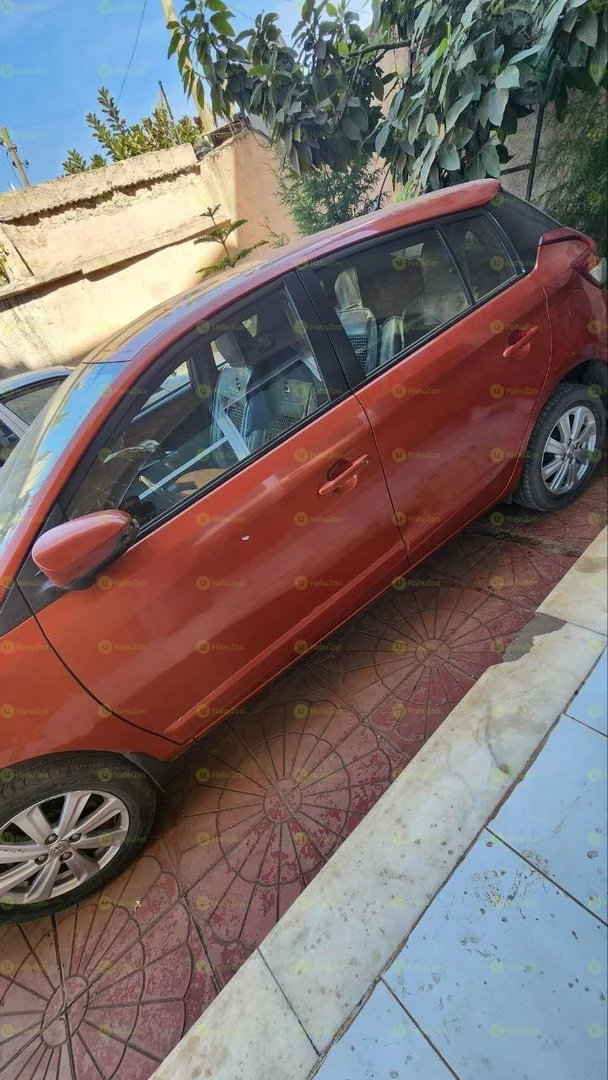 2017 Model-Yaris Compact