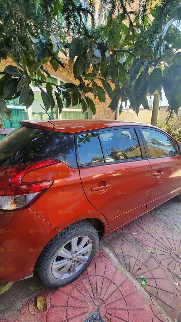 2017 Model-Yaris Compact