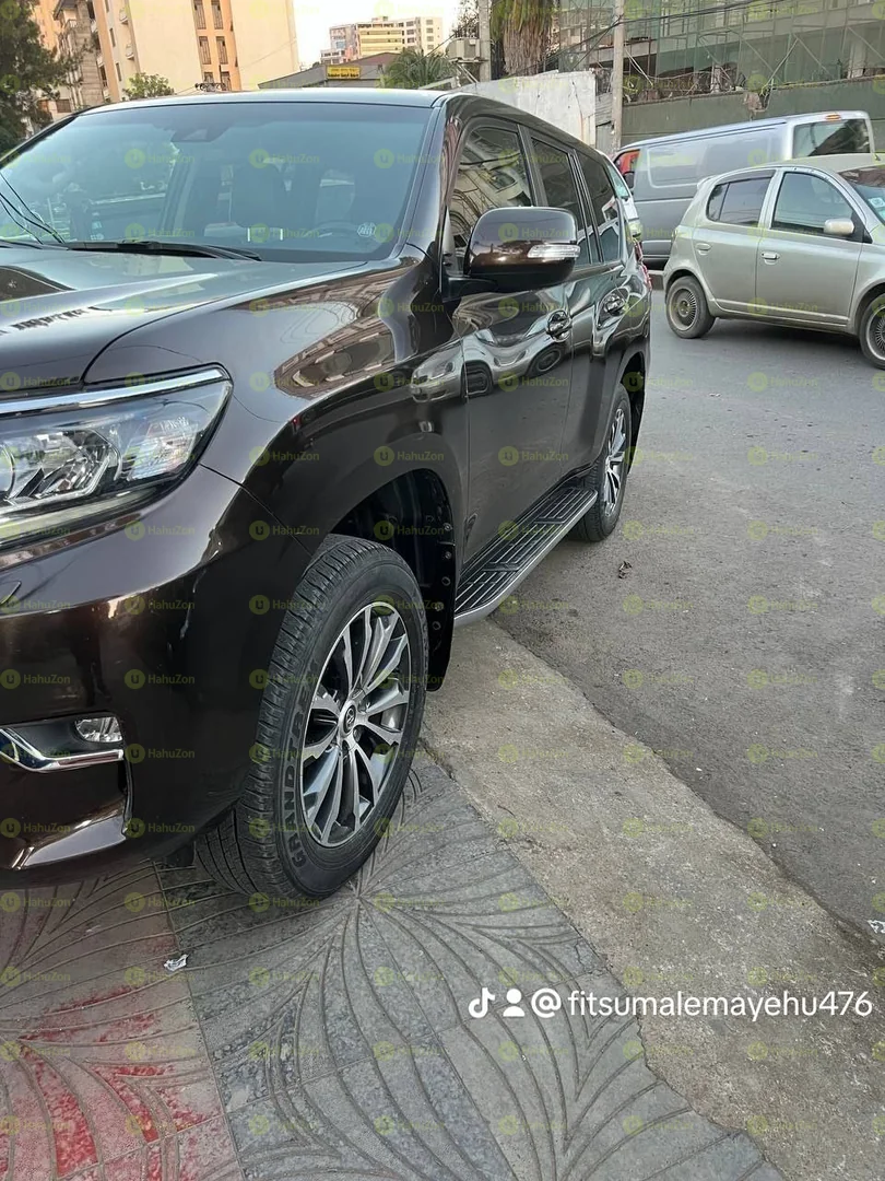 2019 Model-Toyota Landcruiser Prado