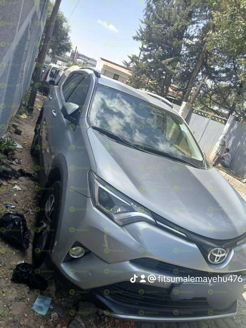 2016 Model-Toyota Rav4