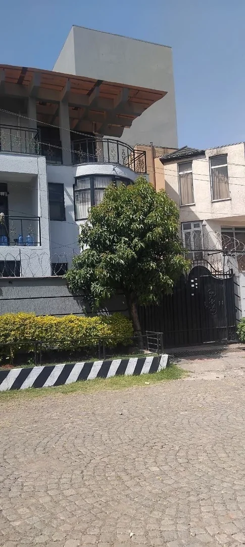 175 ካሬ የሚሸጥ G+2 ቤት በፊጋ