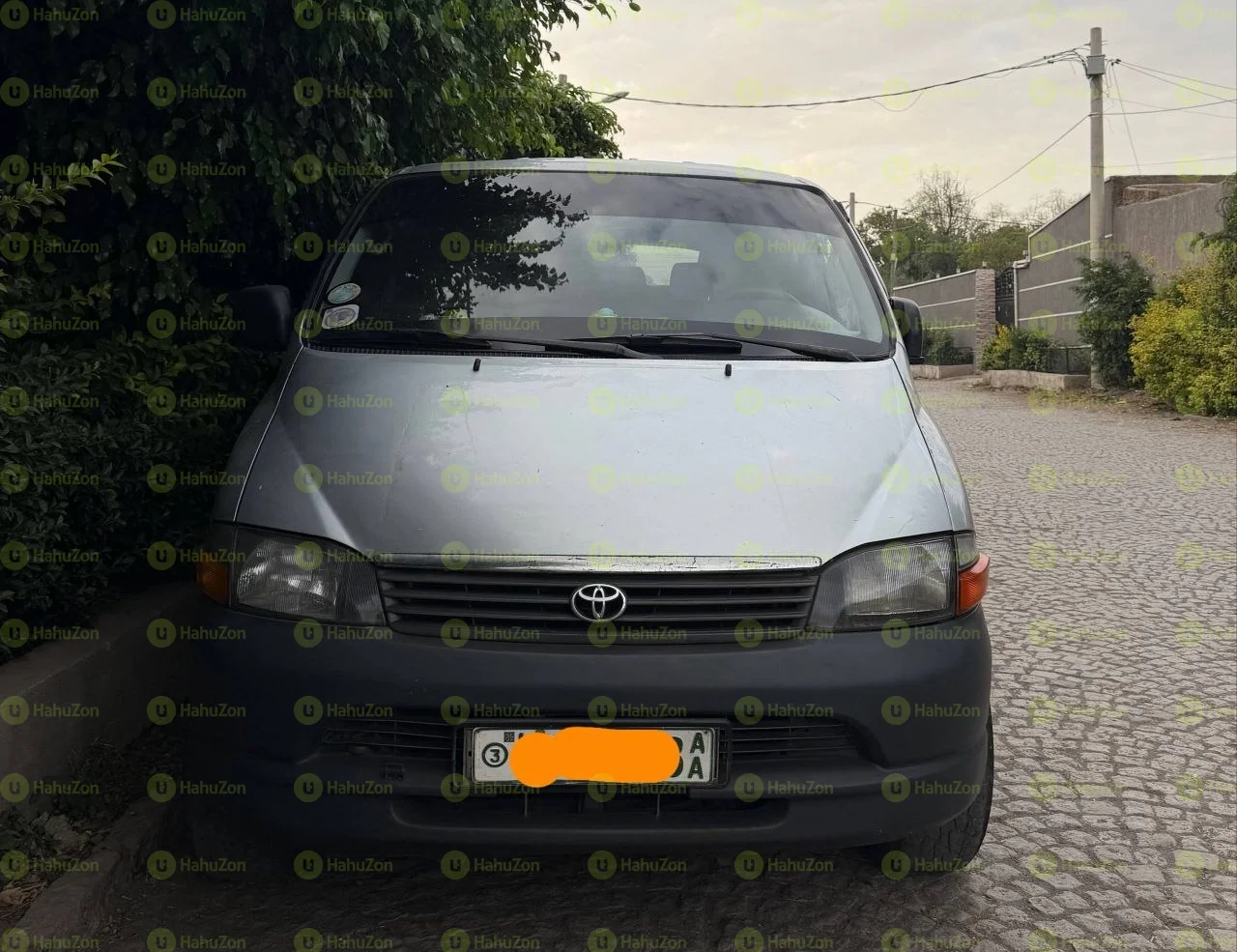 2005 Model-Toyota Hiace Dolphin