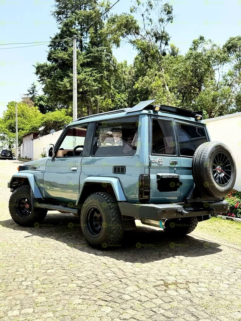 1987 Model-Toyota LandCruiser
