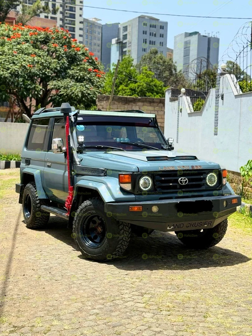 1987 Model-Toyota LandCruiser