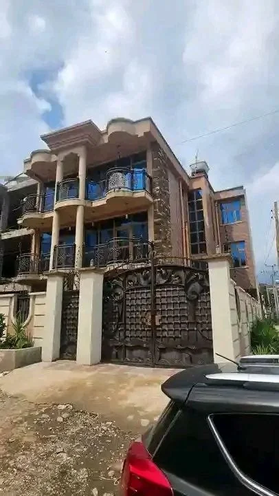 150 ካሬ የሚሸጥ G+3 ቤት በአያት