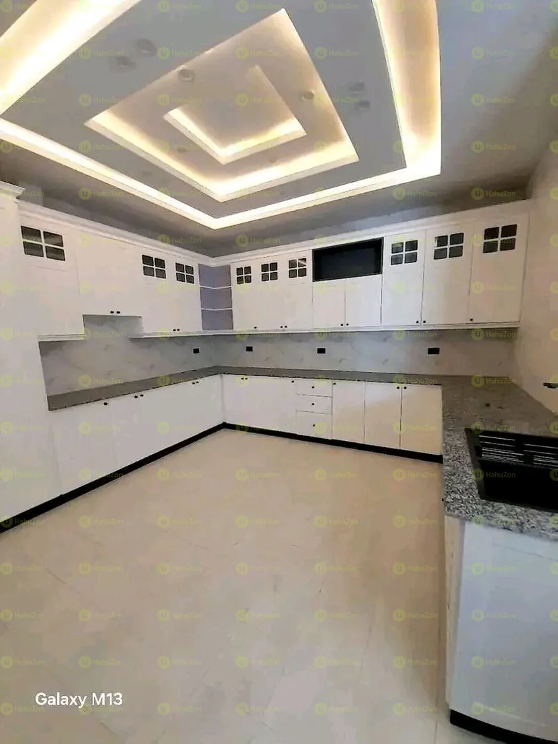 250 ካሬ የሚሸጥ G+2 መኖርያ ቤት በአያት