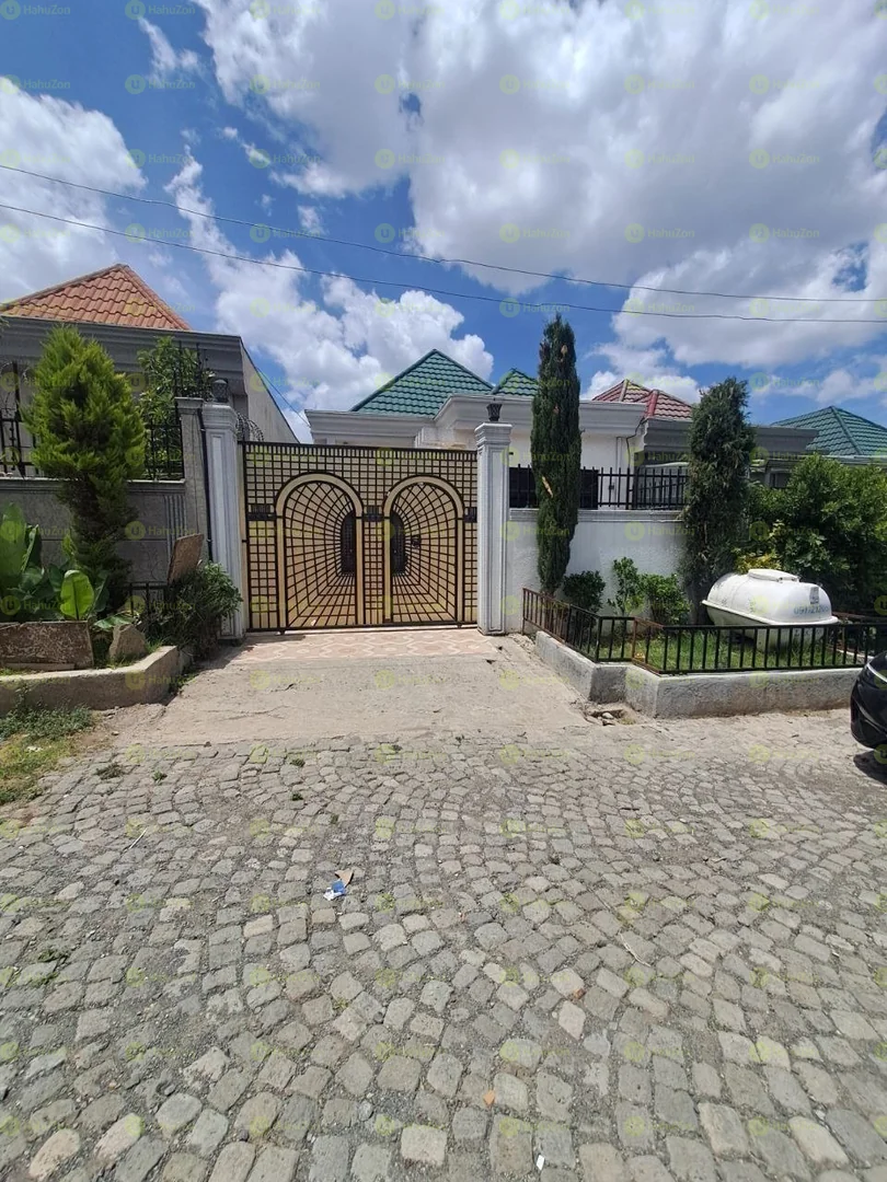 165 ካሬ የሚሸጥ ቪላ ቤት በሰሚት