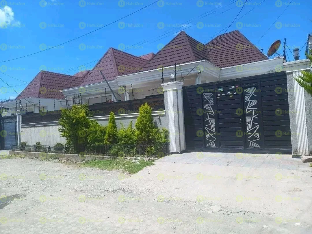 225 ካሬ የሚሸጥ ቪላ ቤት በአያት አካባቢ