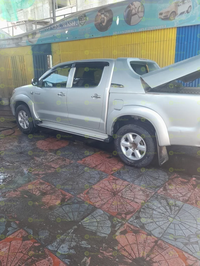 2010 Model-Toyota Hilux Duble Cab