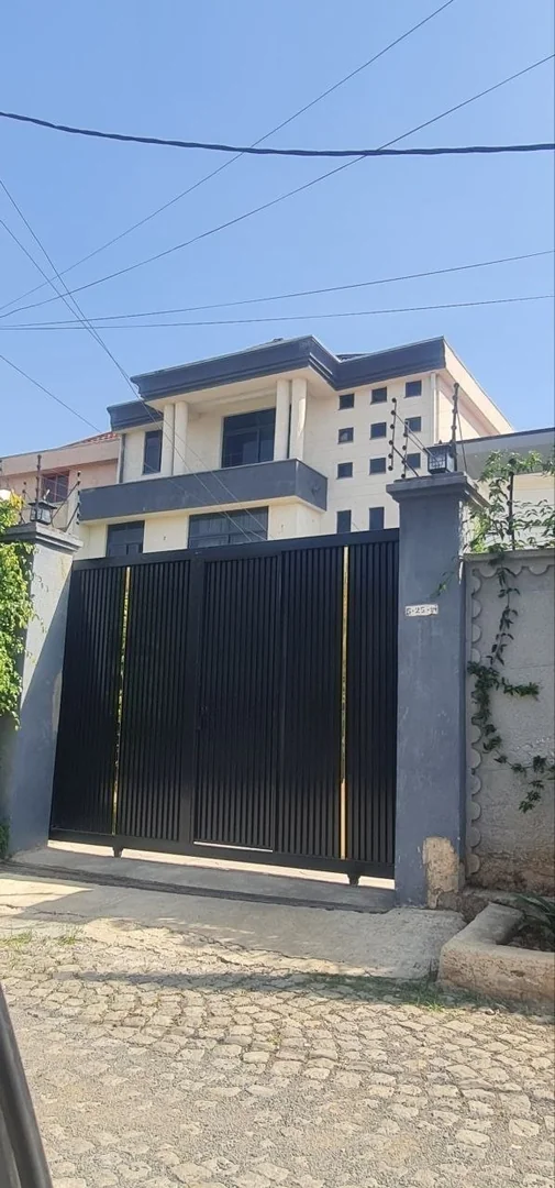250 ካሬ የሚሸጥ G+2 ቤት በአያት
