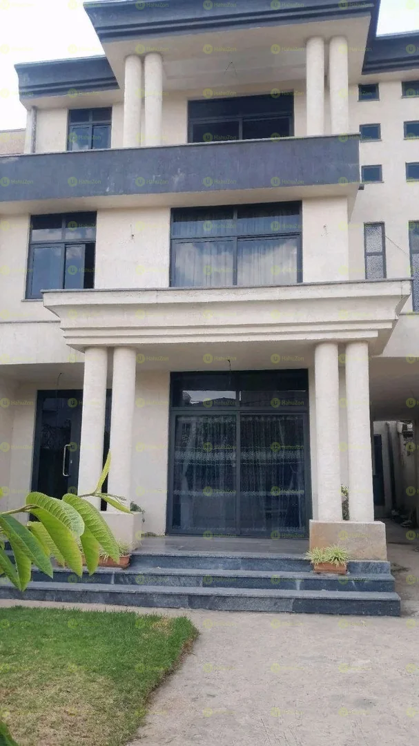 250 ካሬ የሚሸጥ G+2 ቤት በአያት