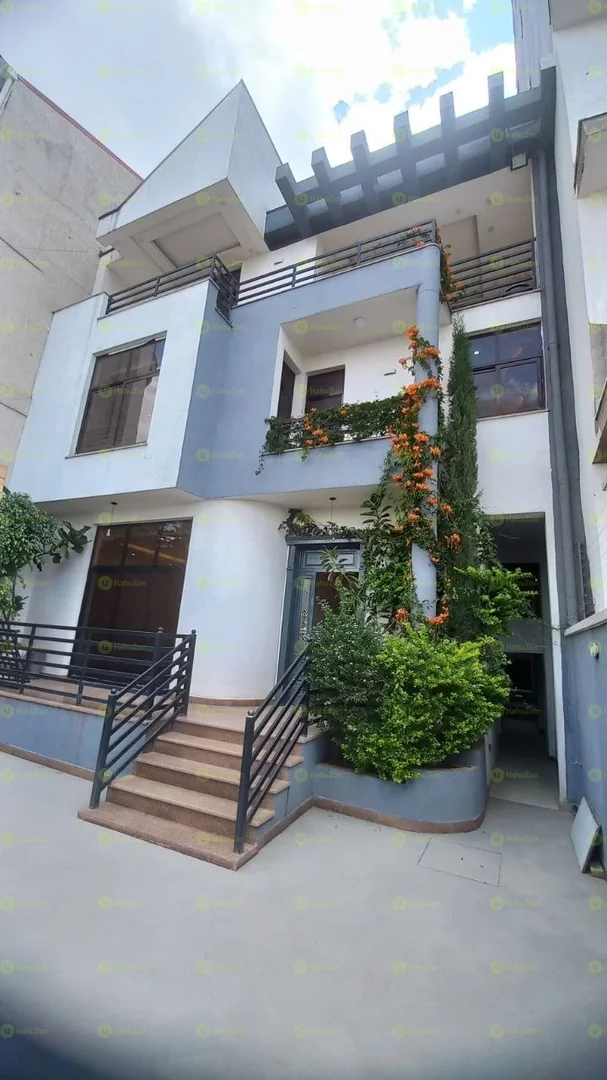 150 ካሬ የሚሸጥ G+2 ቤት በአያት