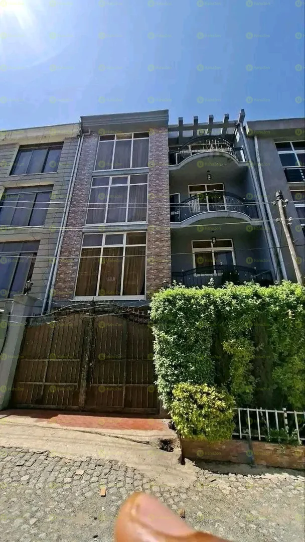 72 ካሬ የሚሸጥ G+3 ቤት በሰሚት ሳባ ሁለት መንደረ