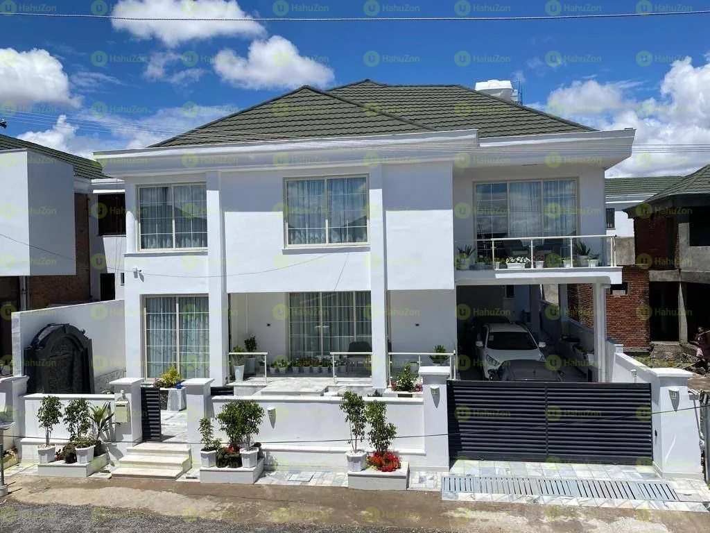 375 ካሬ የሚሸጥ G+1 ቤት በአያት