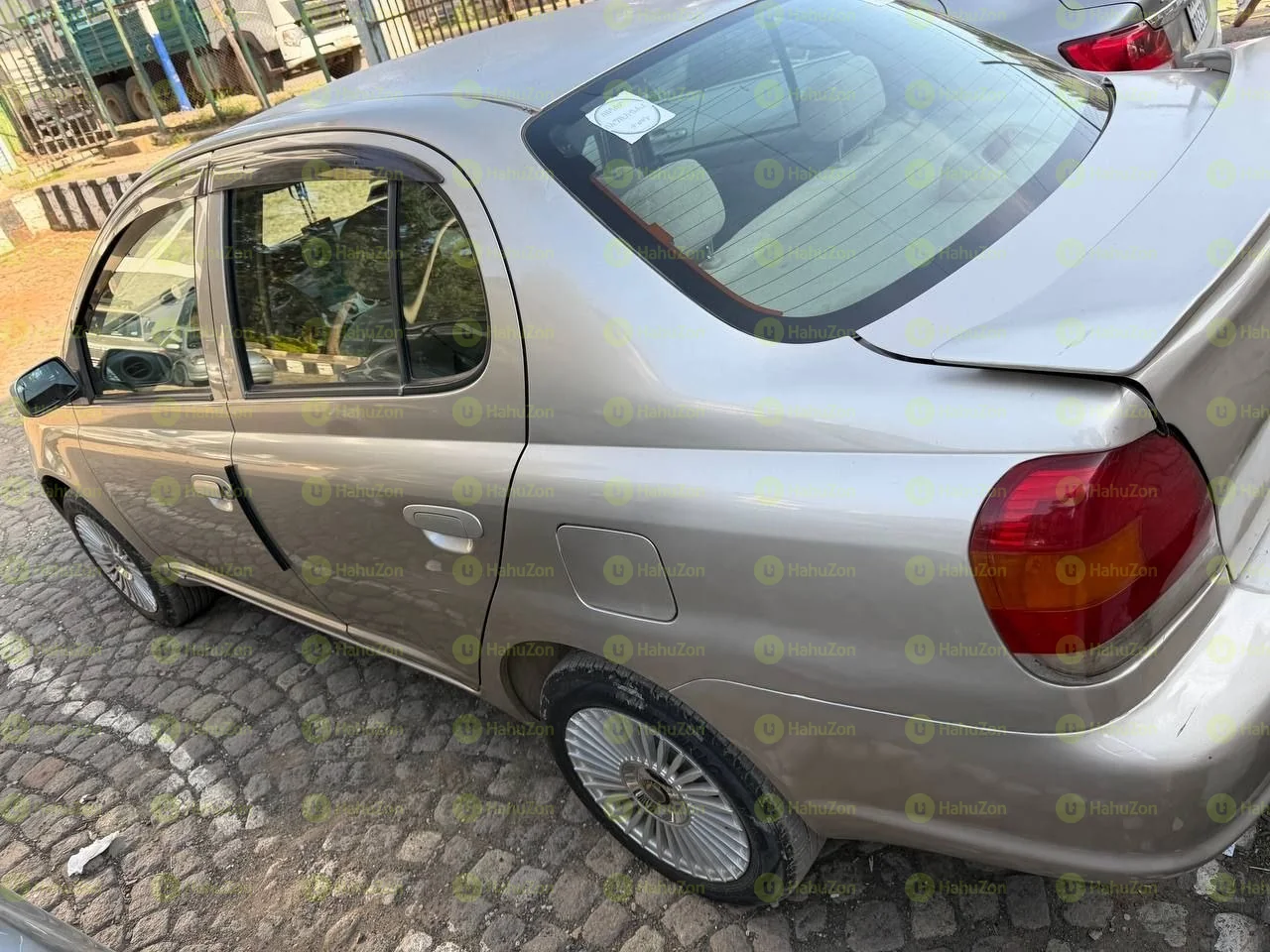 2005 Model-Toyota Pltze