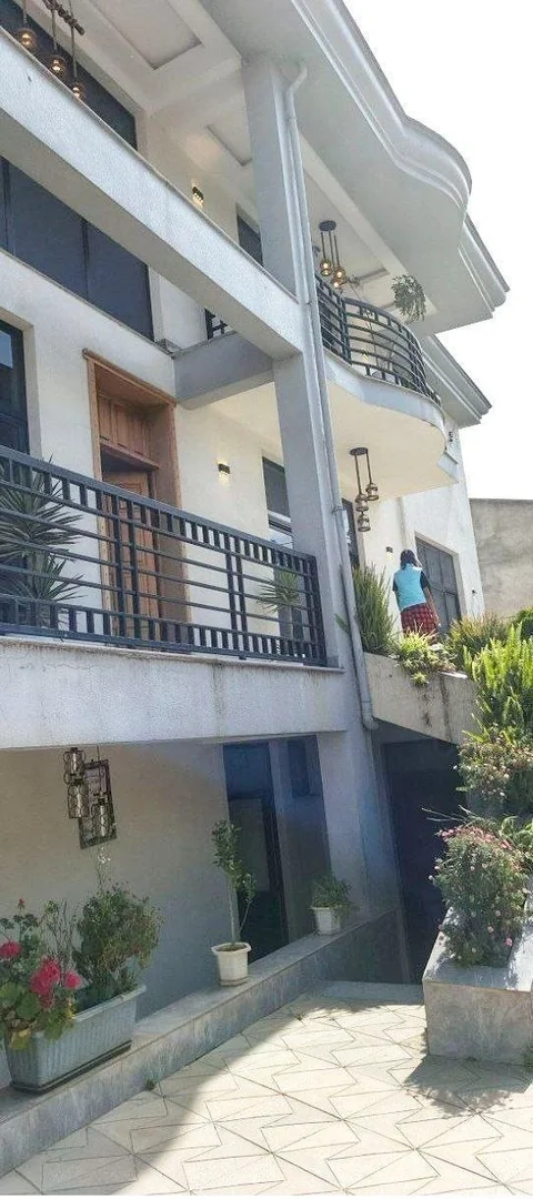 500 ካሬ የሚሸጥ G+1 ቤት በሰሚት