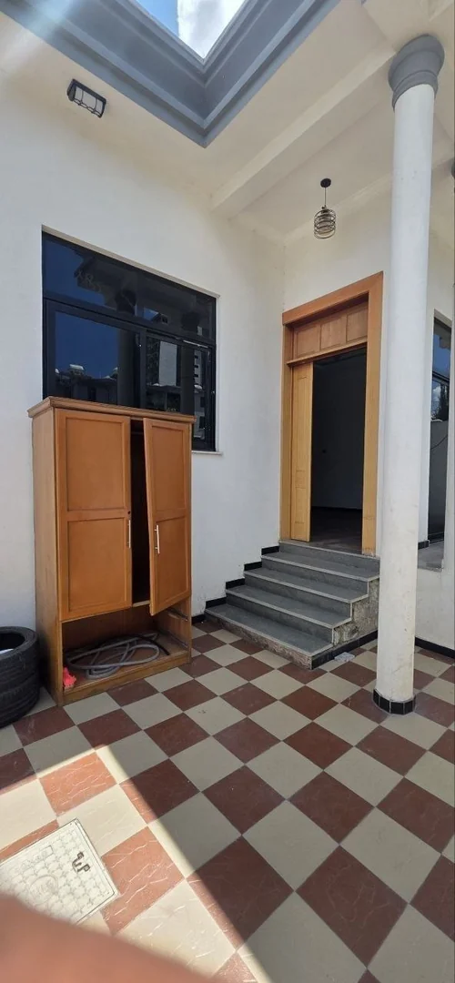 250 ካሬ የሚሸጥ ቤት በሰሚት