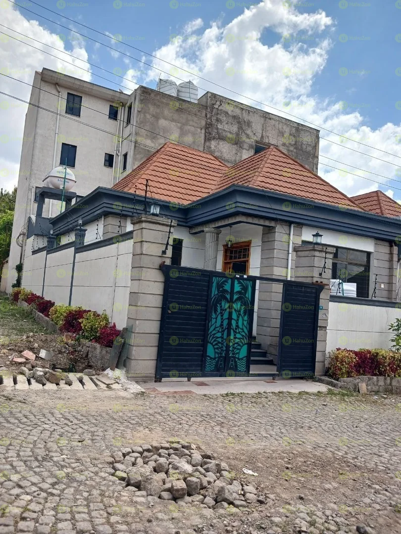 150 ካሬ የሚሸጥ ቤት በሰሚት