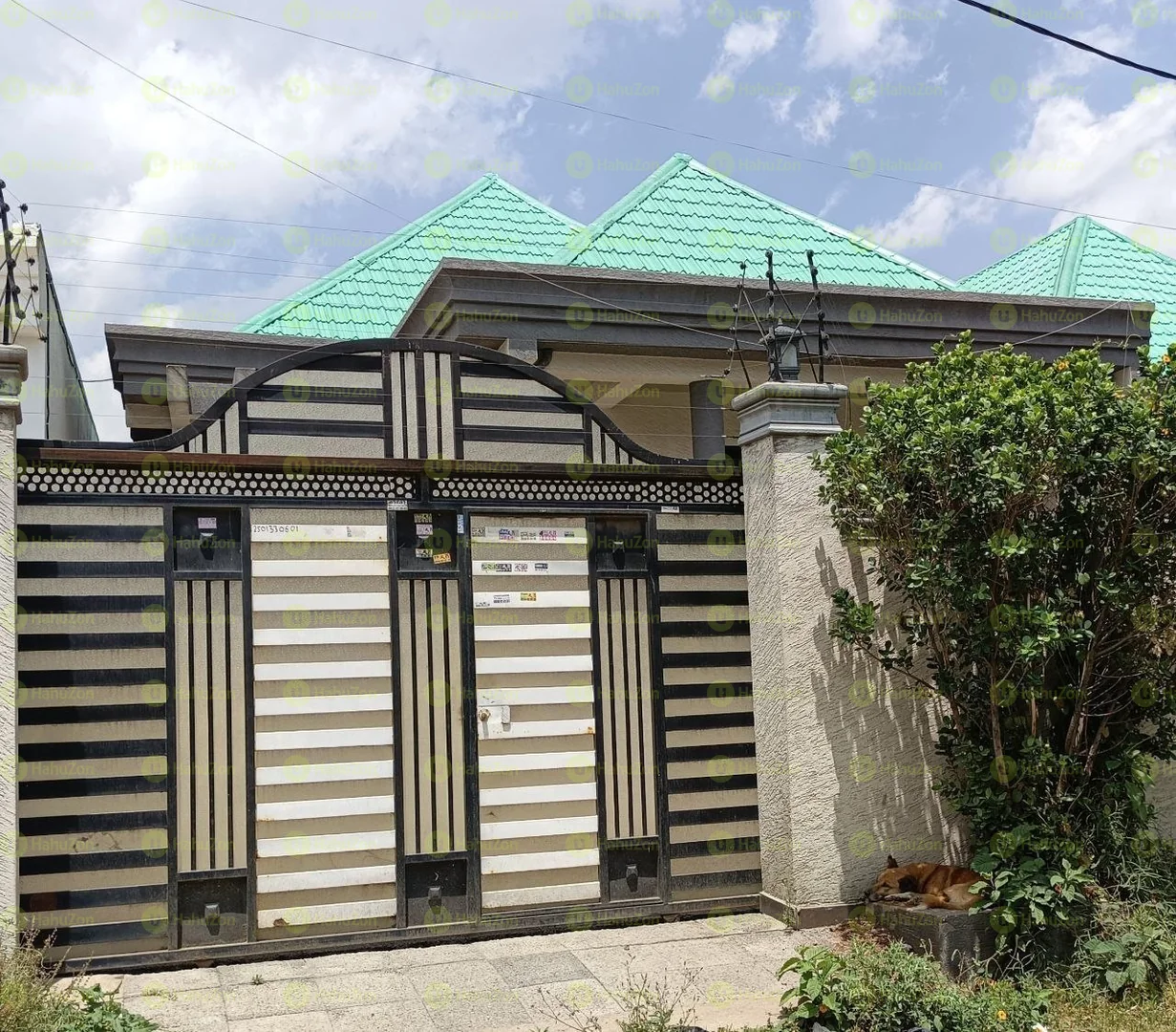 250 ካሬ የሚሸጥ ቪላ ቤት በሰሚት