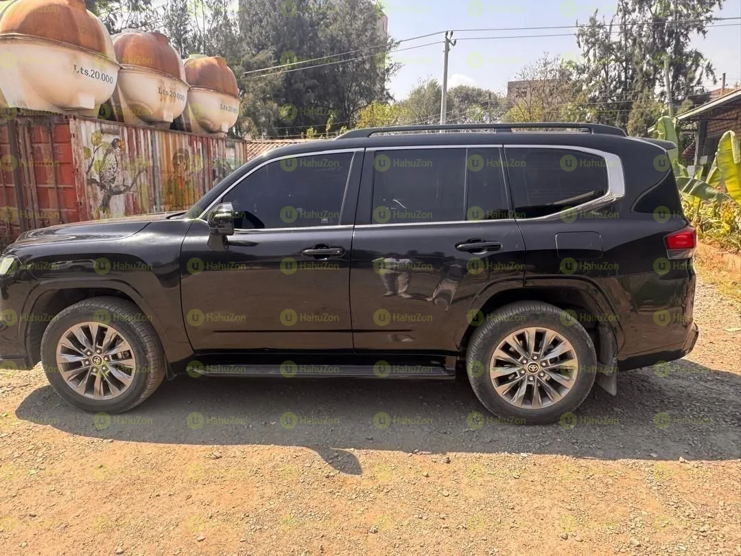 2023 Model-Toyota Land Cruiser V6 VX.R